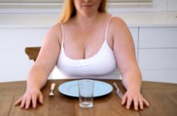 ภัยร้ายจากการอดอาหาร ใครกำลังลดความอ้วนแบบผิดๆ หยุดด่วน !