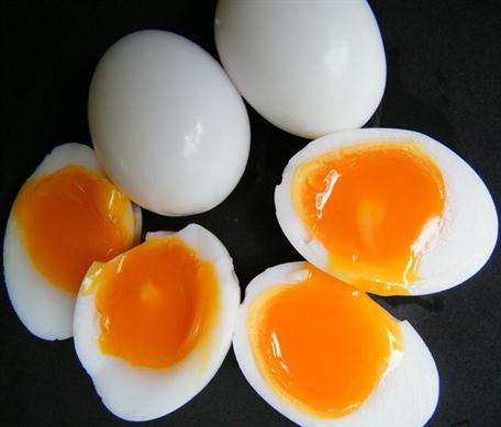 เคล็ดลับการต้มไข่ให้เป็นยางมะตูม 