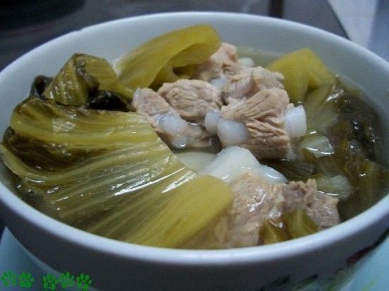 ต้มผักกาดดอง กับกระดูกหมูอ่อน