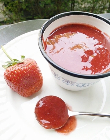 Strawberry Sauce 09