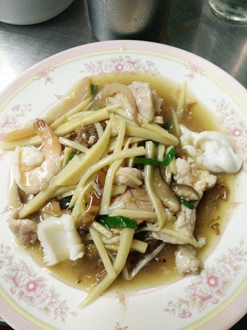 พาไปชิม "หลักจับ" สูตรโบราณ ร้านเชนชวนชิม ถนนจันทน์