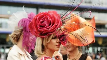 ประชันแฟชั่นหมวกในงานแข่งม้า Royal Ascot