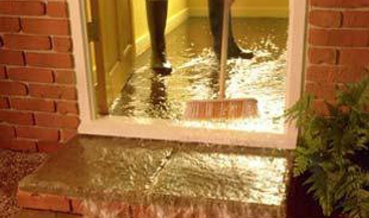 วิธีเคลียร์บ้านหลังน้ำท่วม