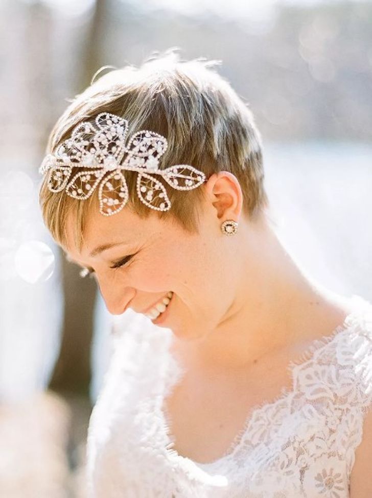 Pixie wedding hairstyle with a headband