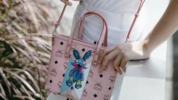 The Rabbit is Back! MCM ปล่อยคอลเลคชั่นกระเป๋าลายกระต่ายที่ทำให้สาวๆ ได้ฟินอีกครั้ง