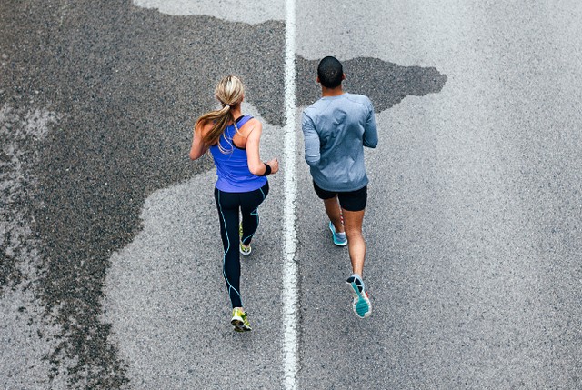 1523601931 couple running