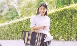 พระองค์หญิงสิริวัณณวรีฯ ทรงถือ"กระเป๋าสานเสื่อกก" ของไทย คอมพลีทลุคในวันชิลๆ