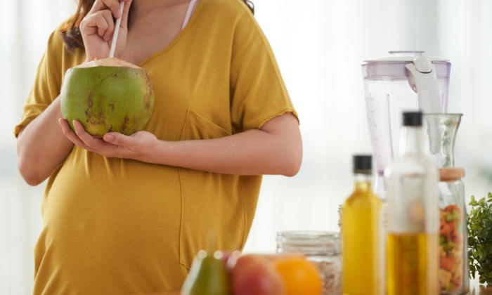 ดื่มน้ำมะพร้าวใน ช่วงตั้งครรภ์ ปลอดภัยหรือเปล่า