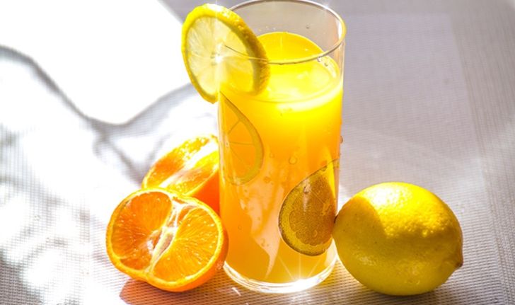 11 น้ำผลไม้ ที่ควรดื่มทุกวัน เพื่อสุขภาพดีและผิวสวย