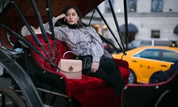 ปังทุกลุค "วี วิโอเลต" ลุคสดใสสไตล์สาว "COACH" ส่งท้าย New York Fashion Week 2019