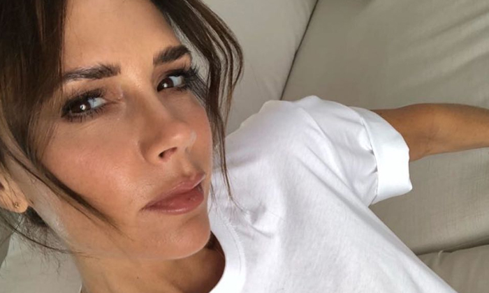 เปิดโพย! เคล็ดลับเมคอัพดูอ่อนกว่าวัยของสาว Victoria Beckham