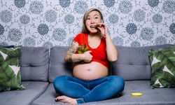 5 อาหารที่แม่ท้องไม่ควรพลาด กินแล้วดีต่อสุขภาพทั้งคุณแม่และลูกน้อย