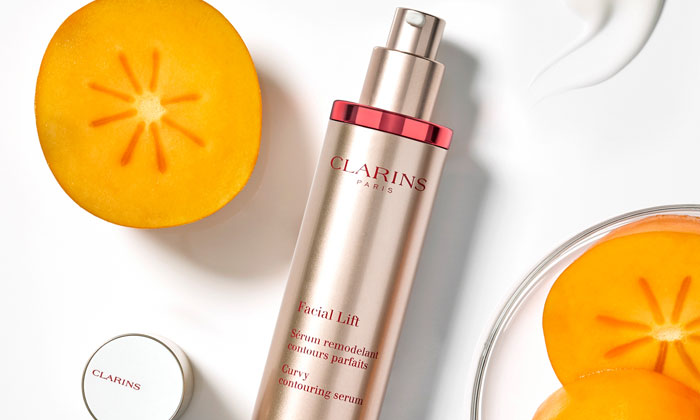 6 ขั้นตอน นวดกระชับผิวหน้า V อย่างเป็นธรรมชาติ ด้วย Clarins Facial Lift