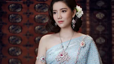 เมื่อ "ริชชี่ อรเณศ" อยู่ในชุดไทยสุดสง่างาม สวยหวานตามแบบแม่หญิงไทย