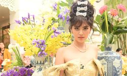 "ใหม่ ดาวิกา" แปลงโฉมเป็นตุ๊กตาสุดหรู ในงานเปิดตัวแบรนด์ SRETSIS คอลเลกชันล่าสุด