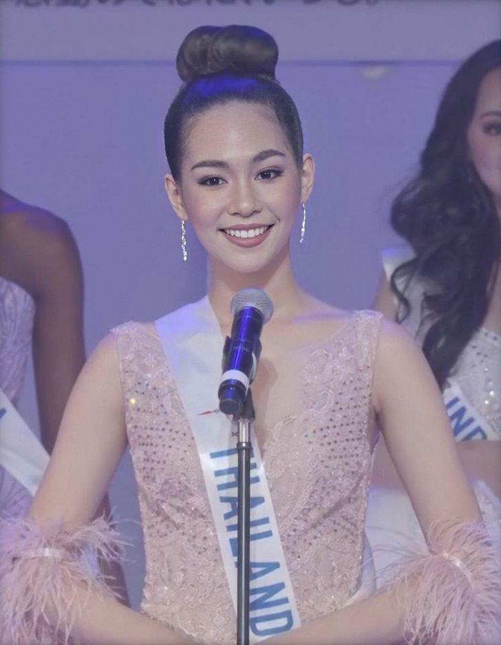 เภสัชกรหญิง สิรีธร ลีห์อร่ามวัฒน์ หรือ บิ๊นท์ Miss International 2019