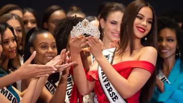 เปิดตัวมงกุฎ Miss Universe 2019 มูลค่า 150 ล้านบาท อลังการด้วยเพชรกว่า 60 กะรัต
