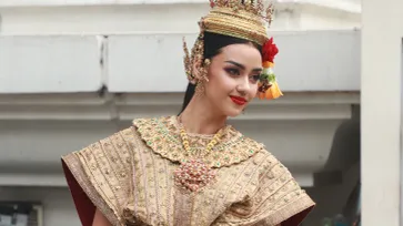 "อแมนด้า ชาลิสา" สวยสะกดตา รำแก้บน หลังคว้าตำแหน่ง Miss Universe Thailand 2020