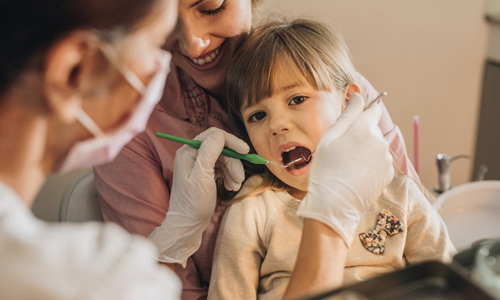 5 เทคนิคสอนลูกให้เลิกกลัวหมอฟัน ที่พ่อแม่มือใหม่ควรรู้