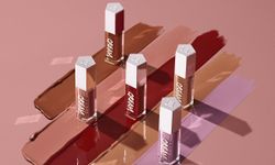 Fenty Beauty ปล่อยลิปกลอส 5 เฉดสี เนื้อเปล่งประกายเงางาม