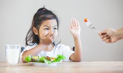 8 อาหารอันตรายที่เสี่ยงต่อการทำลายสมองของเด็กๆ