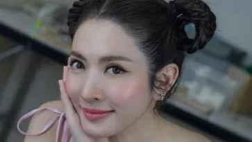 "แอฟ ทักษอร" ในลุคใสๆ ลืมไปเลยว่าอายุ 40 ปีแล้ว หน้าเด็กมาก