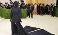 "Kim Kardashian" กับแฟชั่นเรียบแต่ปัง บนพรมแดงงาน Met Gala 2021