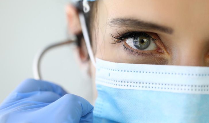 4 เรื่องควรรู้เกี่ยวกับดวงตา เมื่อต้องเผชิญโรค COVID-19