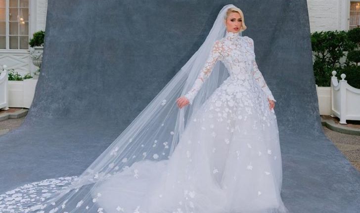 น้อยกว่านี้ไม่ได้! ซูมดีเทลชุดแต่งงานของ Paris Hilton โดย Oscar de la Renta