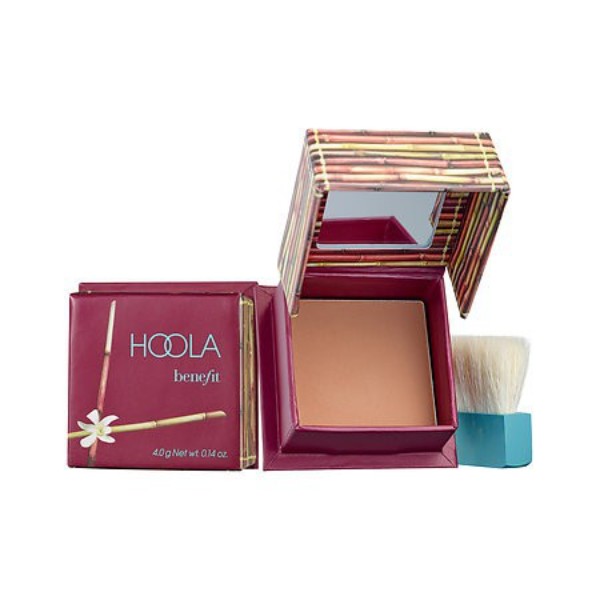 Hoola Matte Bronzer จาก Benefit (ราคา 1,350 บาท)