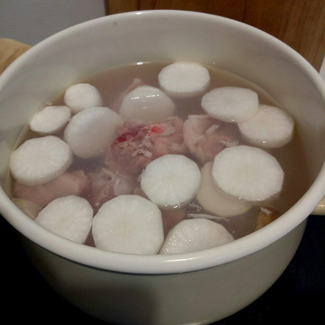 วิธีทำ ต้มจืดซี่โครงหมูกับหัวไชเท้า