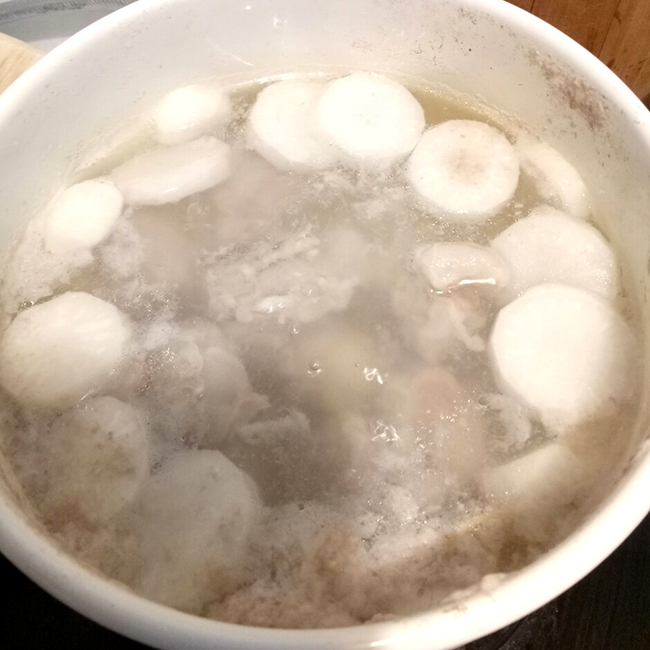 วิธีทำ ต้มจืดซี่โครงหมูกับหัวไชเท้า