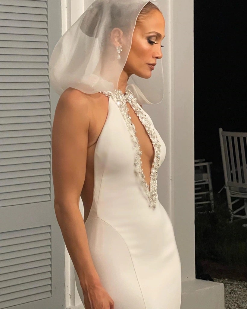 Jennifer Lopez กับหนึ่งในชุดแต่งงานจาก Ralph Lauren
