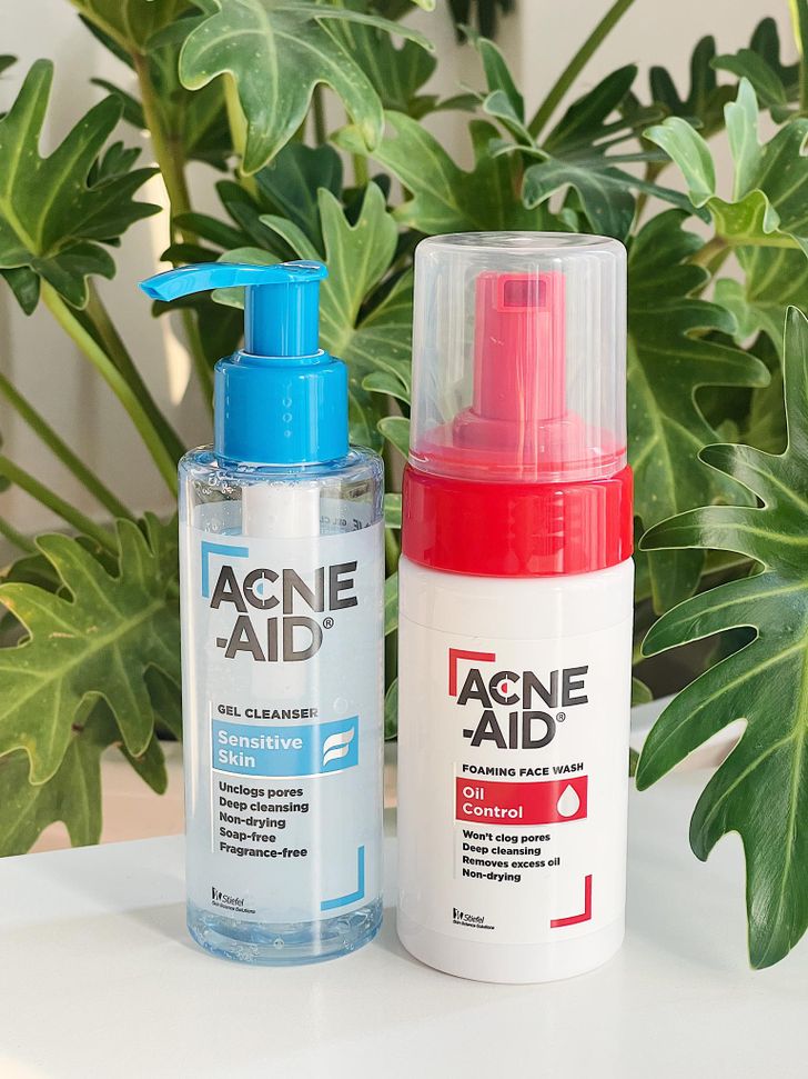 โฟมล้างหน้าลดสิว Acne-Aid และเจลล้างหน้า Acne-Aid