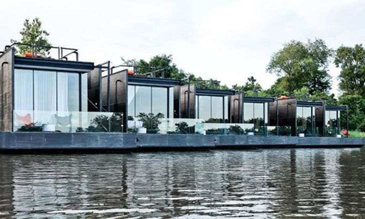 นักออกแบบพลิกโฉม   บ้านลอยน้ำที่กาญจนบุรีแบบเดิมๆ เป็นแบบชิค ชิค น่านอน