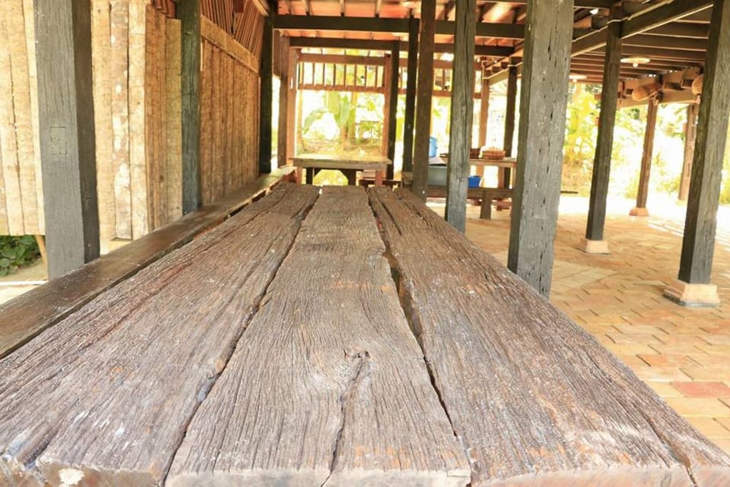 บ้านไม้ยกพื้นสูง แบบบ้านทรงไทยโบราณดั้งเดิม(ภาคใต้) ใช้วัสดุโบราณหายาก