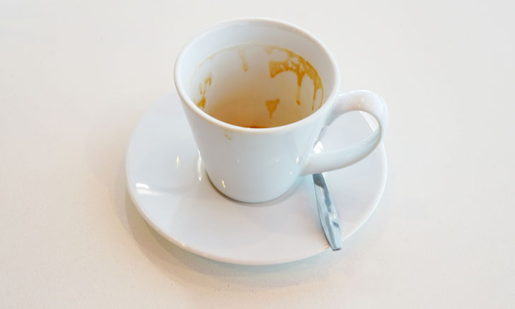 วิธีกำจัดคราบในแก้วชา กาแฟใบโปรดให้สะอาดน่าใช้