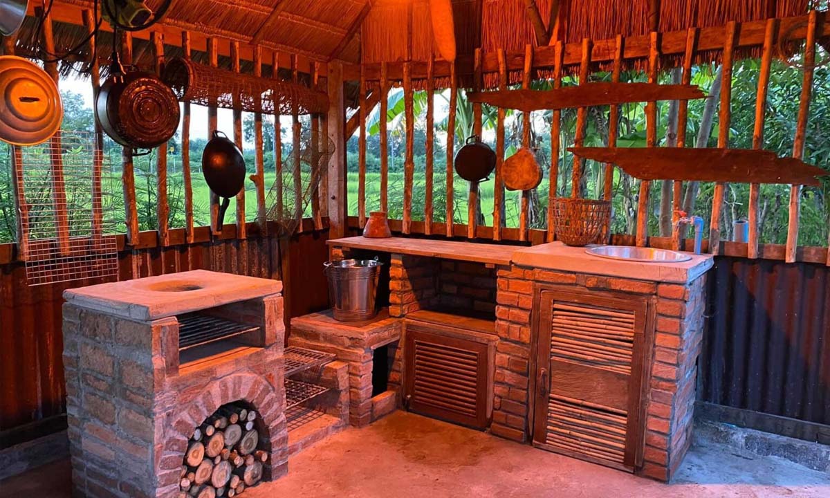 หนุ่มโชว์ไอเดีย “เตาฟืนทำเอง” ออกแบบเพื่อใช้สำหรับบ้านสวนโดยเฉพาะ