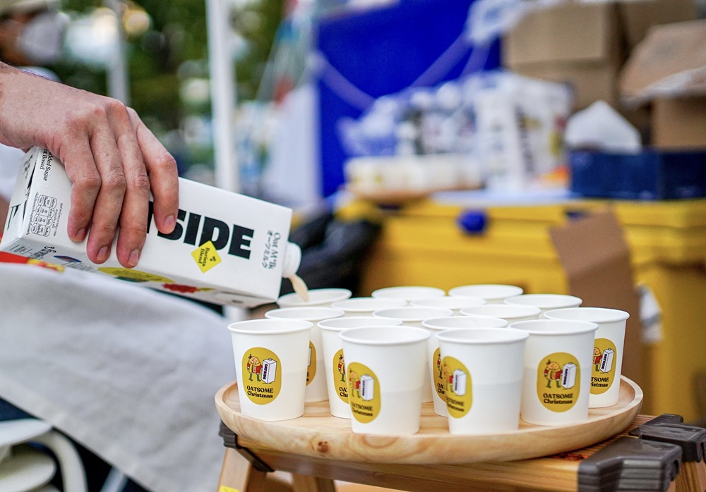 ภายในงานสามารถชิม OATSIDE ได้ทั้งสามรสชาติ