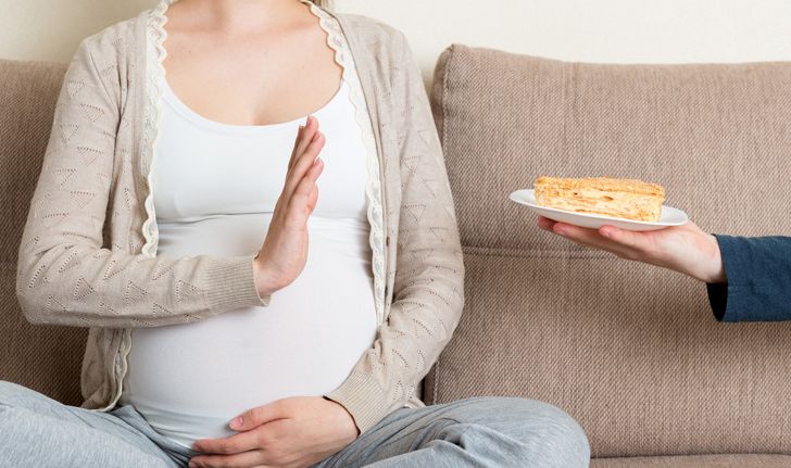 5 อาหารต้องห้ามที่แม่ท้องควรเลี่ยง ถ้าไม่อยากเสี่ยงอันตรายต่อสุขภาพ
