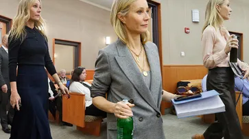 ลุคขึ้นศาลของ Gwyneth Paltrow ช่วยยืนยันว่ายุคทองของแฟชั่นมินิมัลกำลังจะหวนคืนมาอีกครั้ง