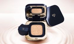 Radiant Cushion Foundation Dewy คุชชั่นสุดปังจาก Cle de Peau Beaute