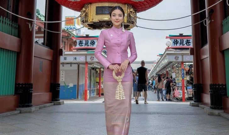 ไอจีแตก "ปราง กัญญ์ณรัณ" ในลุคชุดผ้าไหมไทยกลางโตเกียว คนขอถ่ายรูปเพียบ