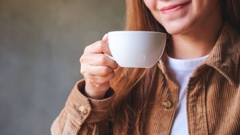 ดื่มกาแฟทันทีหลังตื่นนอน ได้ประโยชน์หรือโทษกันแน่
