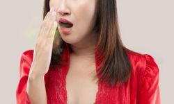 5 วิธีกำจัดกลิ่นกระเทียม หัวหอมออกจากช่องปาก