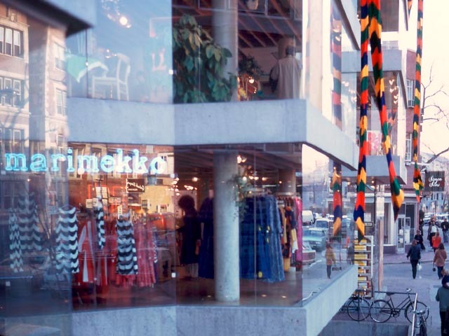 Marimekko ที่ร้าน Design Research, Harvard Square, 1972