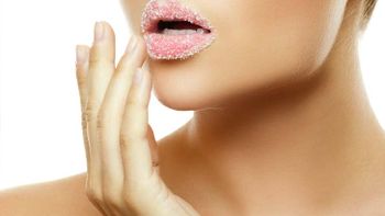 แจก 5 สูตรสครับปาก แก้อาการปากแห้งและปากดำอย่างได้ผล