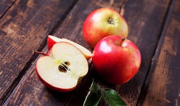 "แอปเปิ้ล" กินแบบปอกเปลือก หรือไม่ปอกดีต่อสุขภาพมากกว่ากัน
