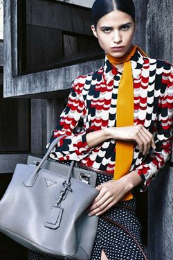 ประวัติ Prada แบรนด์เครื่องหนังสุดหรู