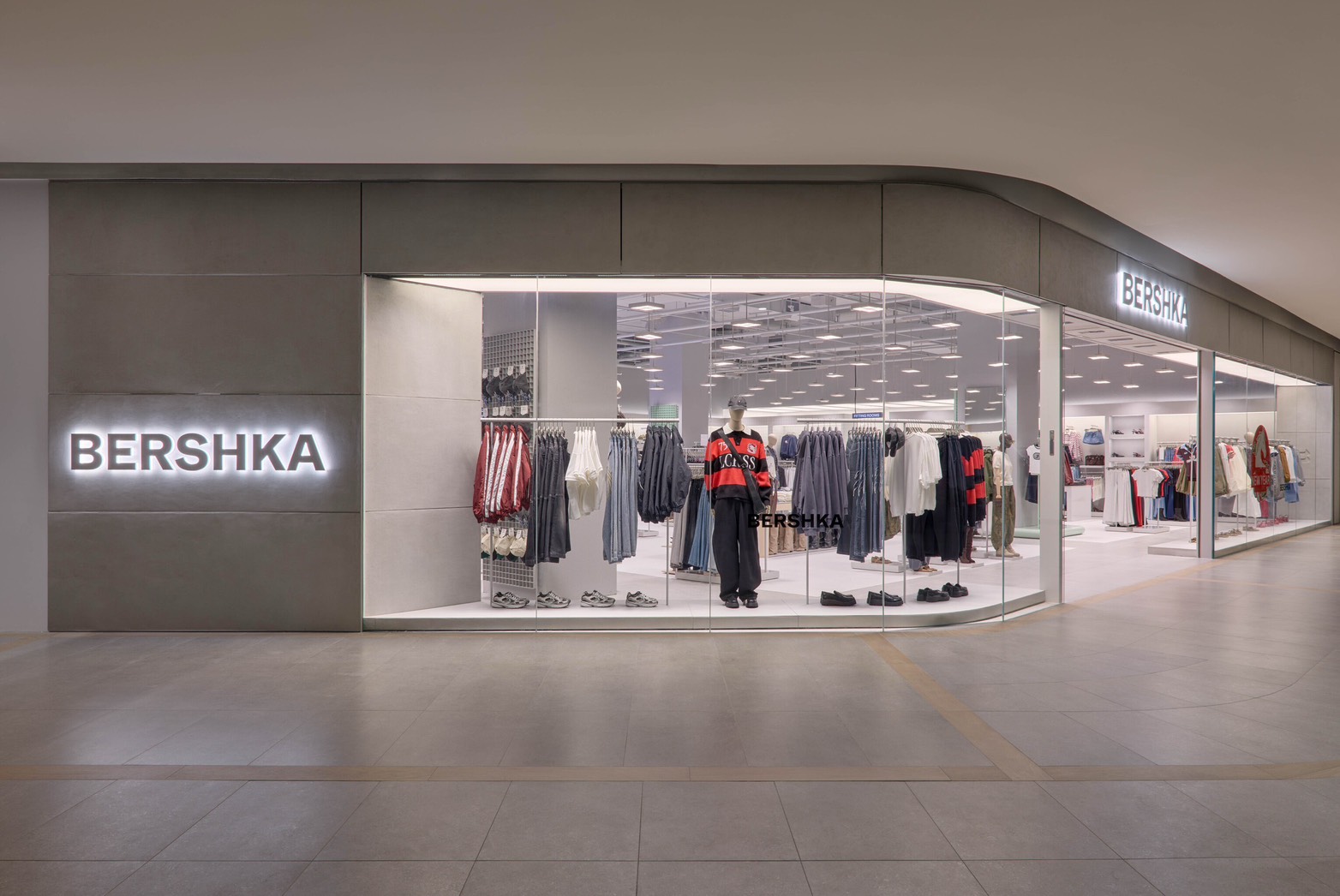 BERSHKA เผยโฉมแฟลกชิพสโตร์สาขาใหม่ล่าสุด ณ เซ็นทรัลพาร์ค